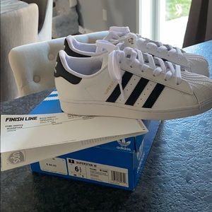 Women’s Adidas Superstar size 6.5